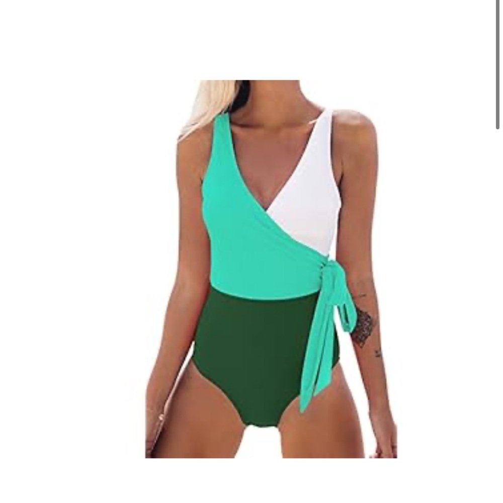 Cupshe swimsuit medium NWT